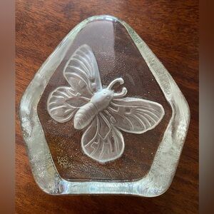 PAPERWEIGHT Clear Glass 4” Stamped Embossed Frosted Carved Butterfly Center